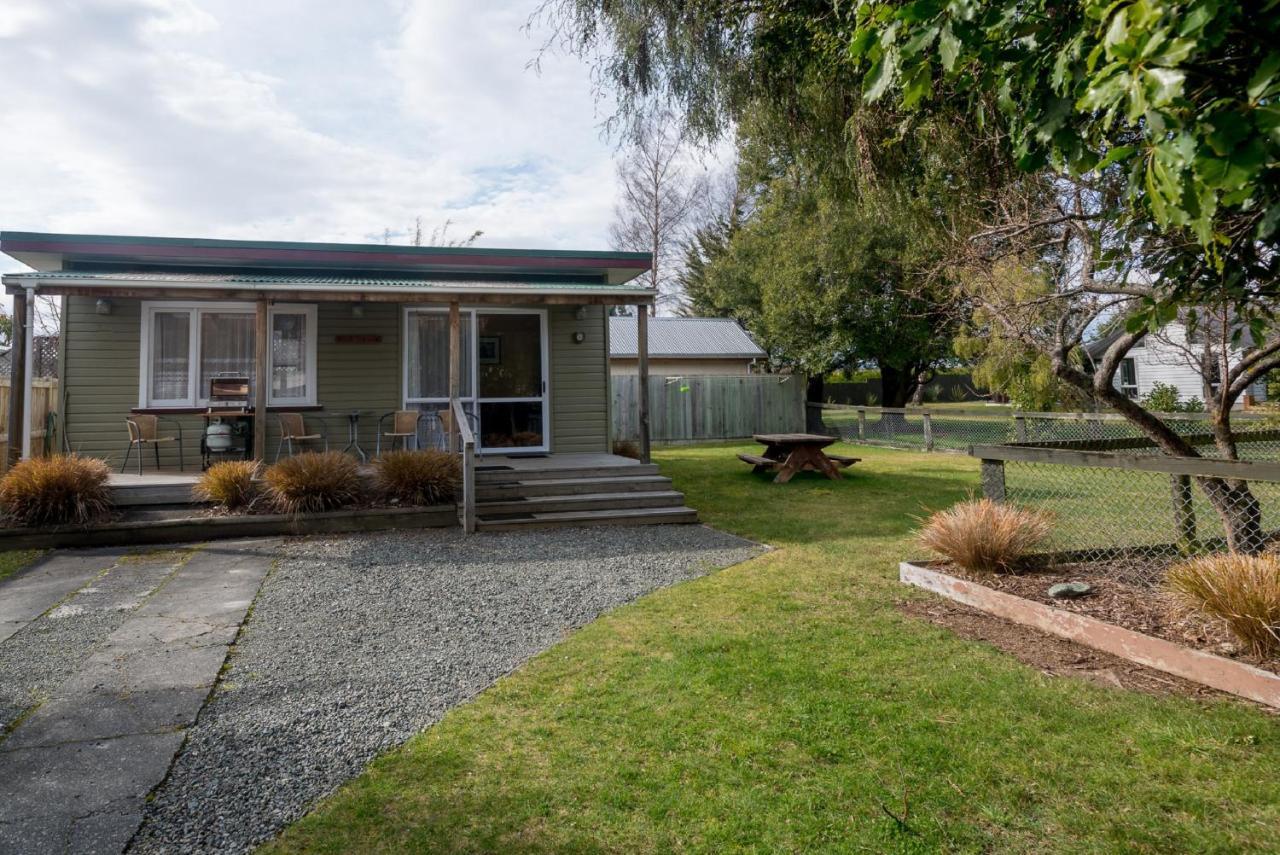Accommodation Fiordland The Bach - One Bedroom Cottage At 226B Milford Road Te Anau Exterior foto