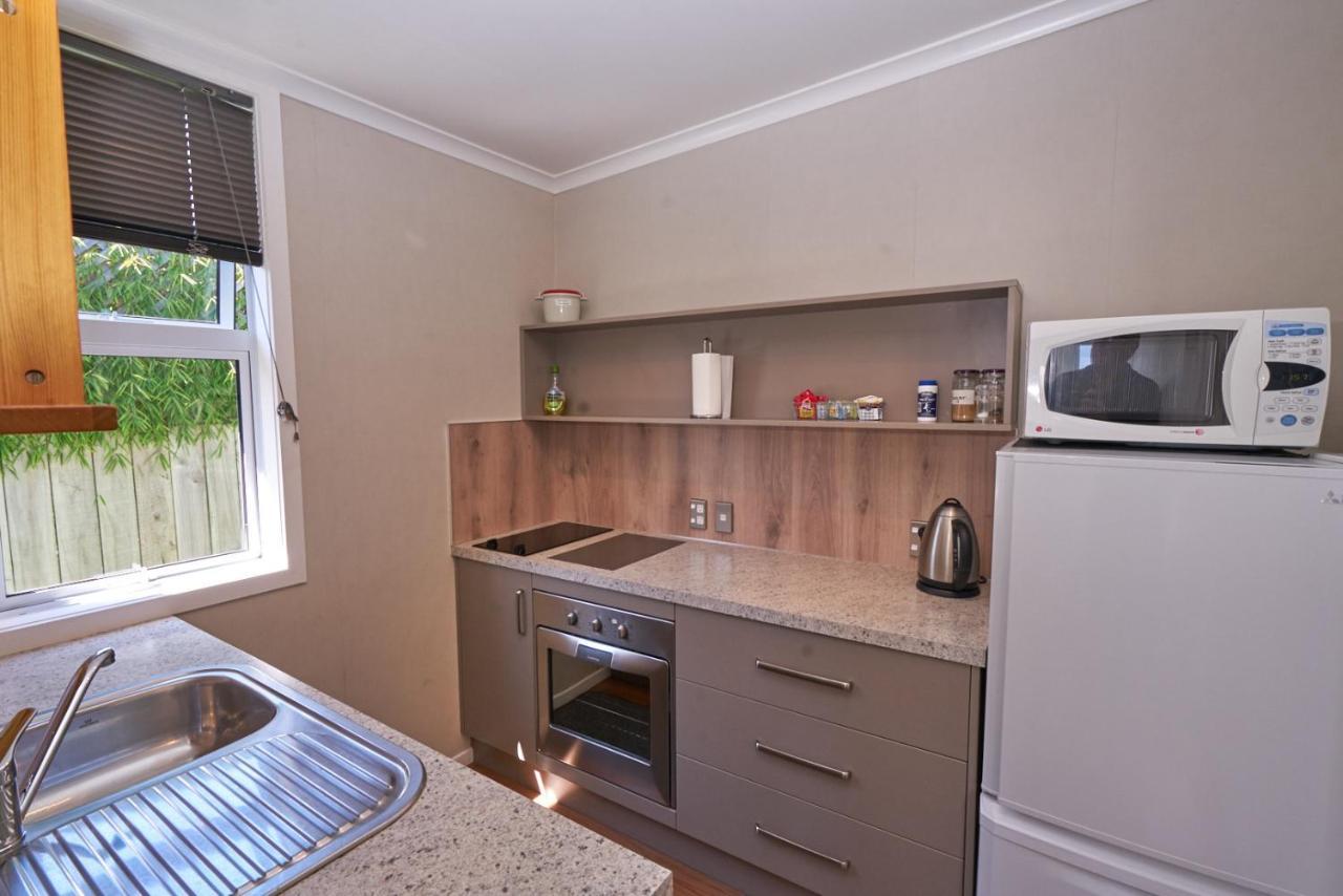 Accommodation Fiordland The Bach - One Bedroom Cottage At 226B Milford Road Te Anau Exterior foto